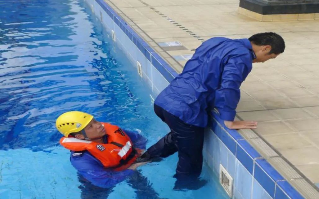 体育项目的扑救技巧有_岸上救援训练_水域救援常用方法